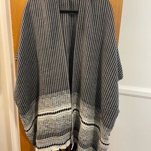 Loft poncho